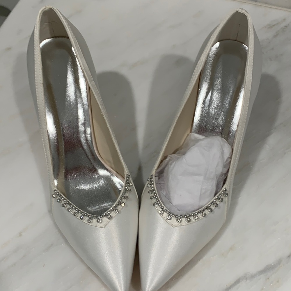 White stain wedding shoes. Never worn